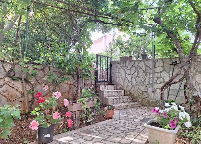 Apartments Toic Cres